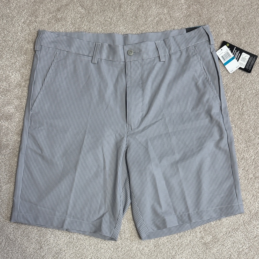 BNWT Men’s PGA Tour Gray Checkered Golf Shorts
